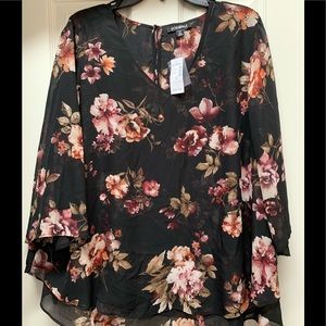 Beautiful Top New!